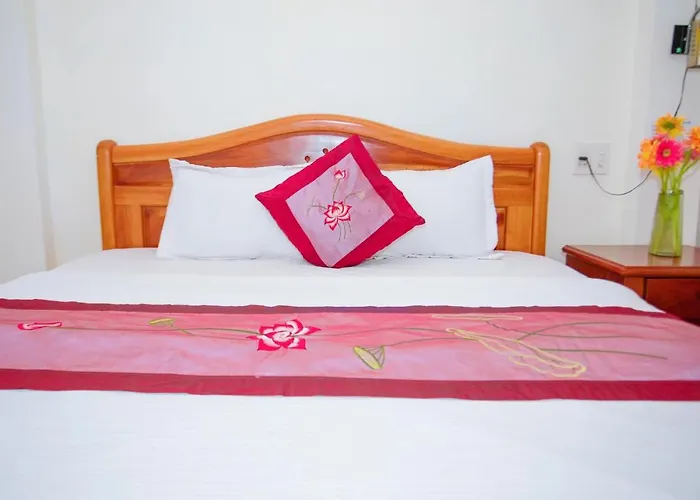 Vong Canh Hotel